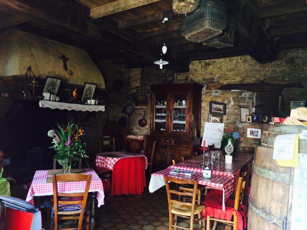 Ferme De La Gortiere Bed and Breakfast Le Teilleul Exteriör bild