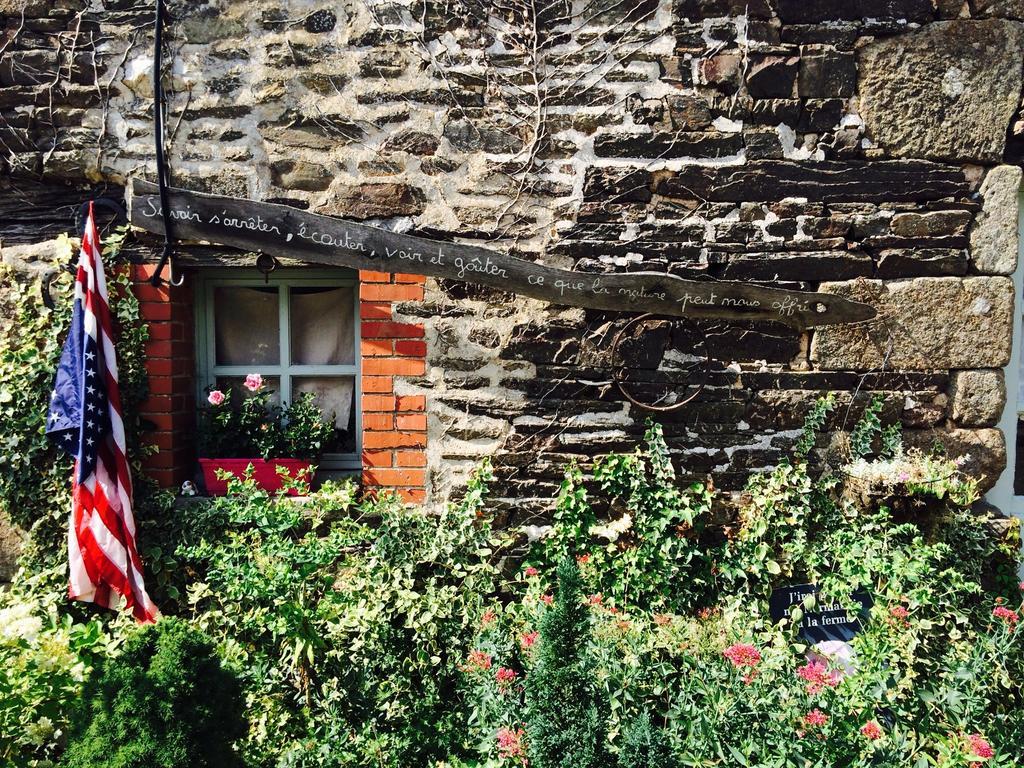 Ferme De La Gortiere Bed and Breakfast Le Teilleul Exteriör bild