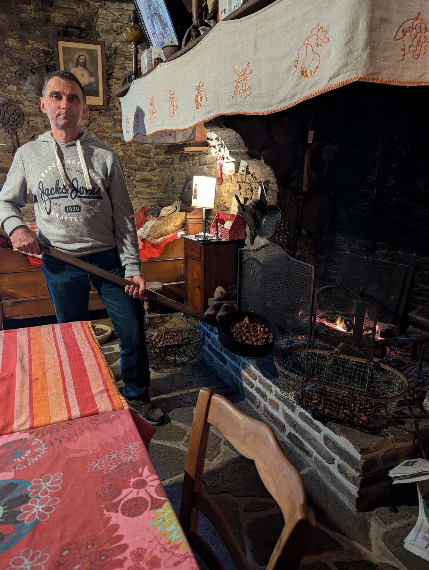 Ferme De La Gortiere Bed and Breakfast Le Teilleul Exteriör bild