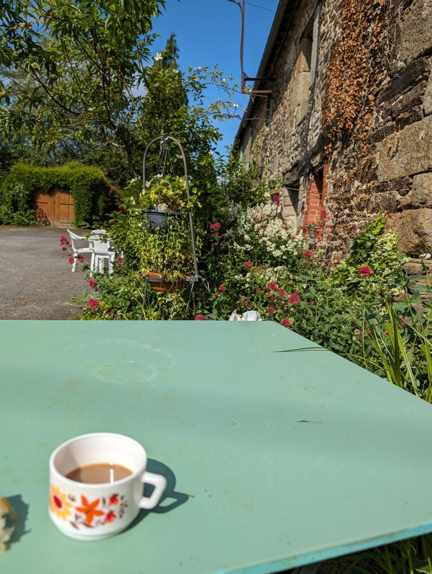 Ferme De La Gortiere Bed and Breakfast Le Teilleul Exteriör bild